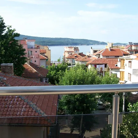 Donchevi Gæstehus Primorsko